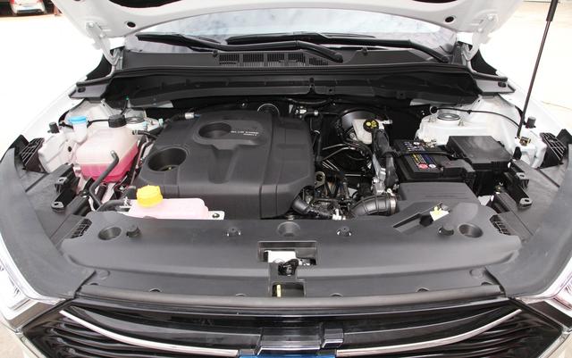 轴距近2.8米、178马力,7.99w可入手,我确信,这SUV是来捣乱的