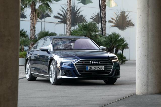 2020款奥迪S8亮相,零百加速3.8秒,4.0升V8涡轮引擎+48V轻混!