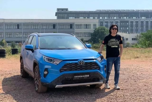 面哥选车 皆为家用SUV的代表,奇骏和新RAV4该怎么选?