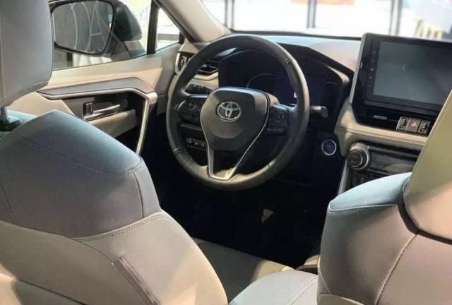 面哥选车 皆为家用SUV的代表,奇骏和新RAV4该怎么选?