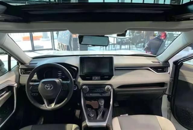 面哥选车 皆为家用SUV的代表,奇骏和新RAV4该怎么选?