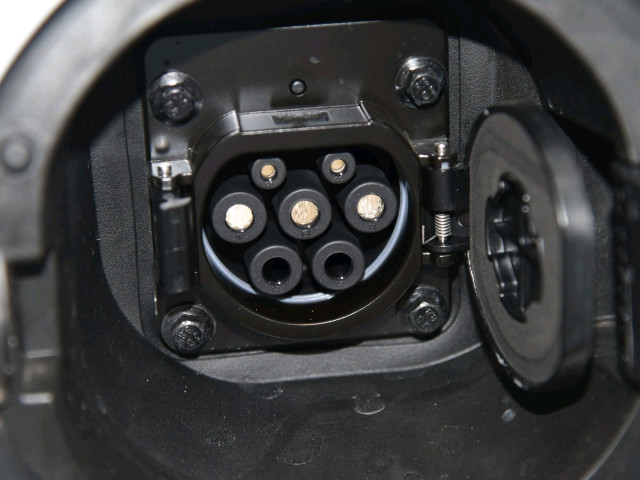 城市代步利器仅9万!配德系底盘,续航405km,网友:不愧同级第一