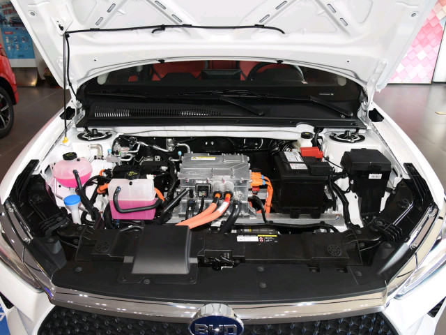 城市代步利器仅9万!配德系底盘,续航405km,网友:不愧同级第一