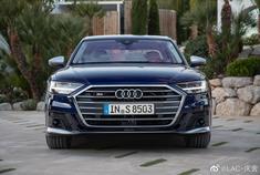 全新奥迪S8  3.8秒破百的高性能四门轿车。