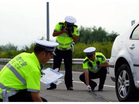 交警提醒：出事故报保险说话要谨慎，说错一句赔偿一分都没！