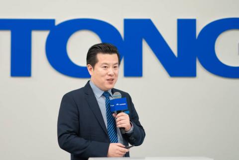 中国宇通惊艳亮相比利时客车车展,获大使点赞!