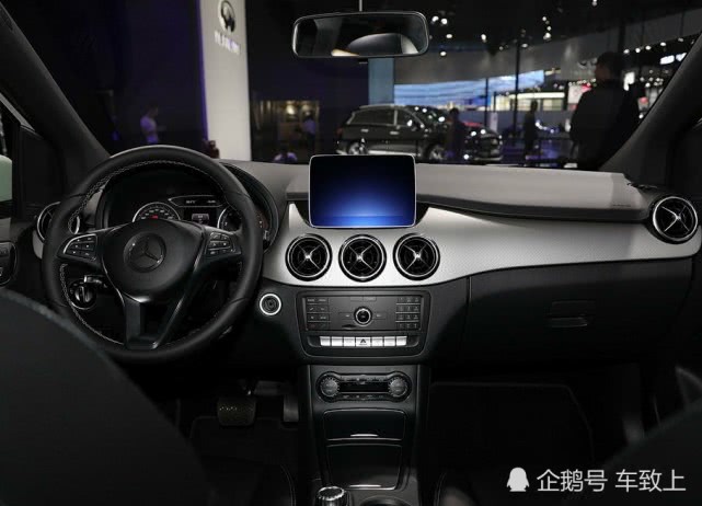安全配置和空间无可挑剔,20万出头的进口奔驰,了解一下?