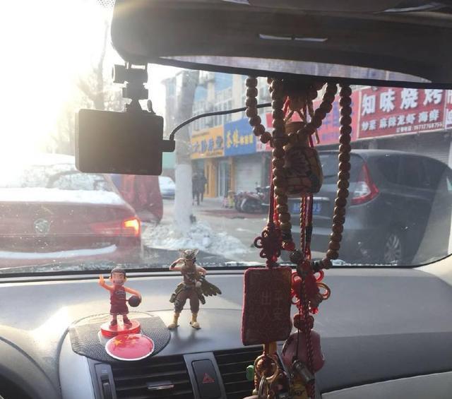 这4个汽车用品让老司机不齿,新手却抢着往里放,都是隐患