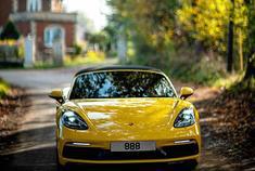 黄色保时捷，这个颜色好看吗？