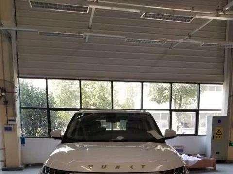 我该咋想？众泰又推新品牌“汉龙”，首款车型到店，像极了揽胜