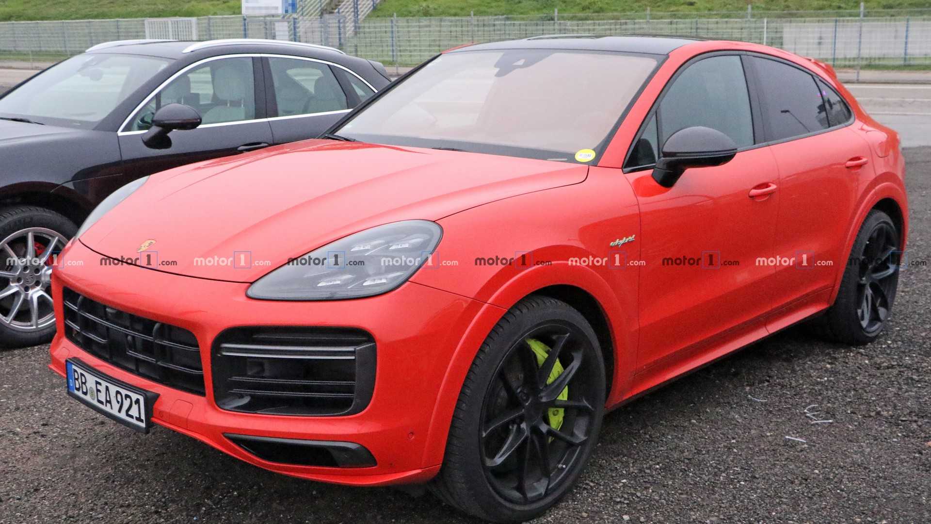 或将达到816马力 疑似保时捷Cayenne Coupé RS谍照