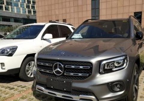 奔驰GLB实车进店！广州车展首发亮相，本月29日上市，配1.3T