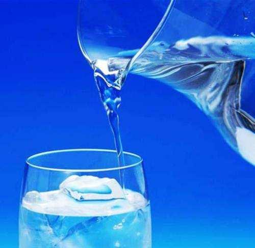央视点名的奶粉黑名单：内含芳香烃矿物油，你还在给宝宝喝吗？