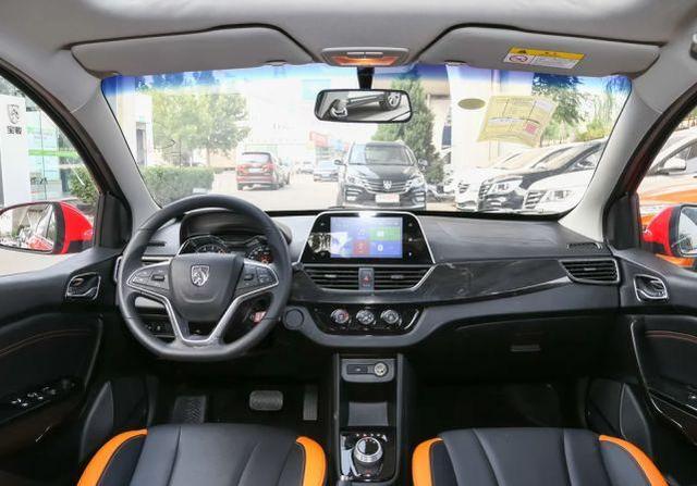 适合年轻人的SUV,外观时尚油耗4毛