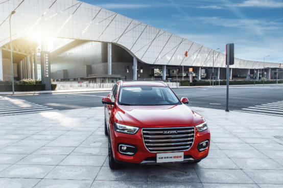 听说有的车会“变身”？全新哈弗H6铂金版才是最佳演员