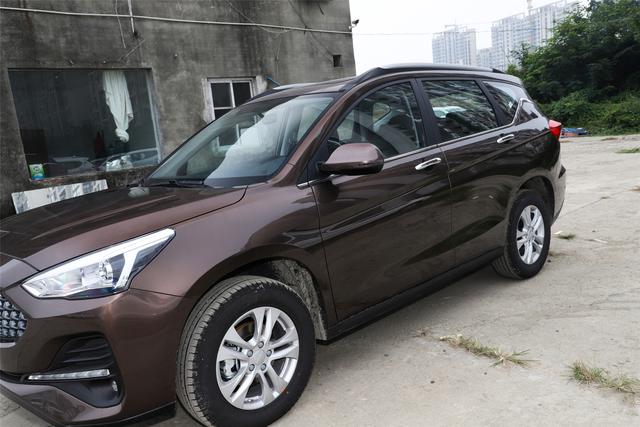 6万多预算想买个SUV?这车体型超博越,今年已卖出83908辆