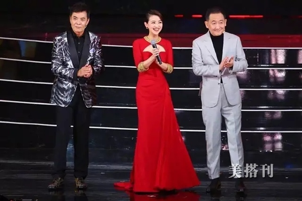 撒贝宁前女友涂经纬近照曝光，穿镂空红裙不像39岁，网友：太美了