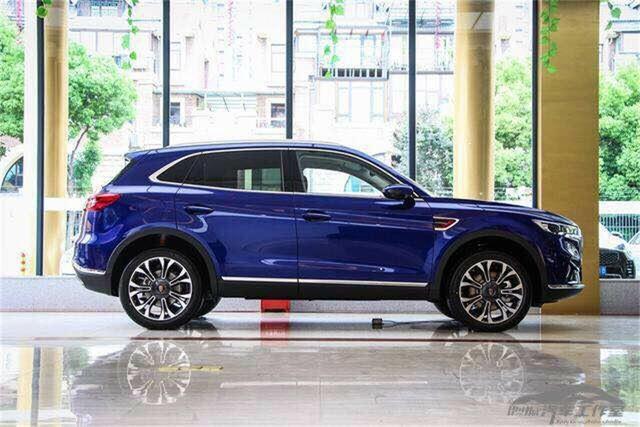 20万的豪华SUV？红旗HS5真的有那么好吗?听听车主怎么说