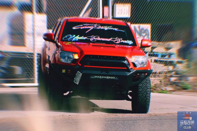 专为越野而打造的2015款丰田Tacoma TRD Pro！