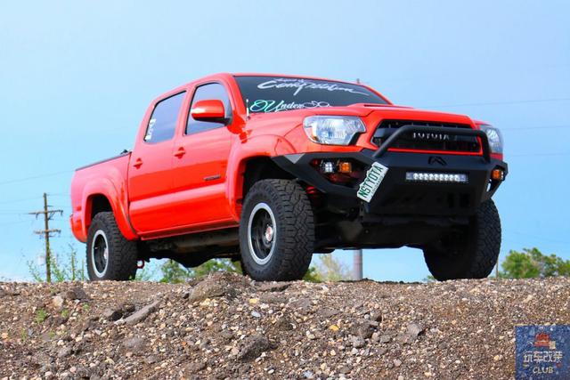 专为越野而打造的2015款丰田Tacoma TRD Pro！