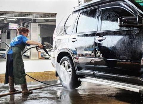 如何使爱车光亮如新？这里有些小方法