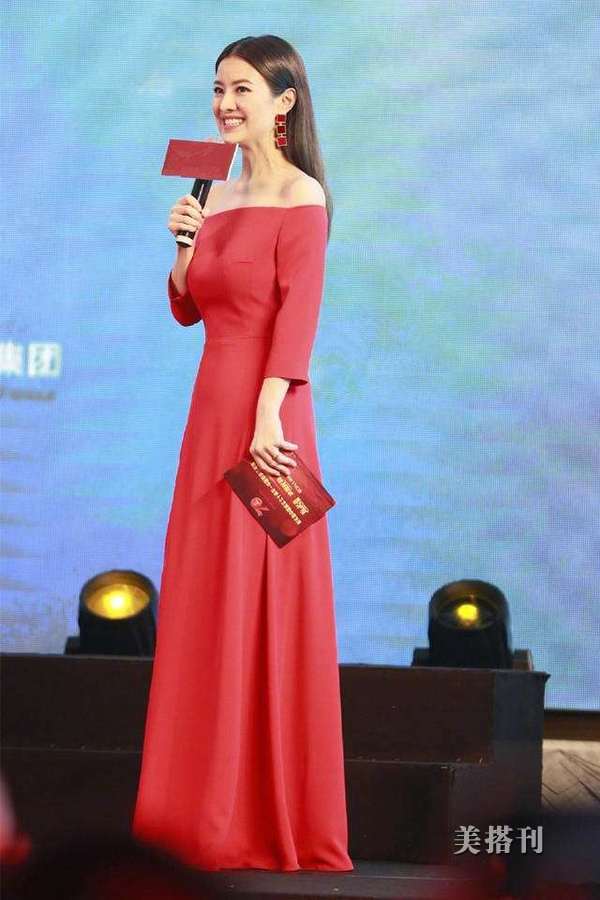 撒贝宁前女友涂经纬近照曝光，穿镂空红裙不像39岁，网友：太美了