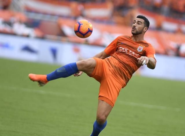 山东鲁能主场取胜巩固位置,中锋佩莱又有了新