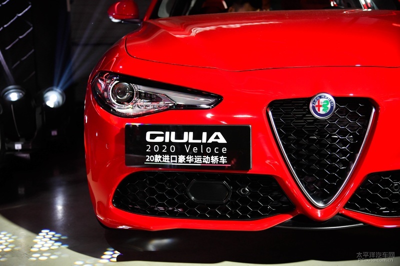 再见伊人依然震撼心灵！赛道试驾阿尔法罗密欧Giulia