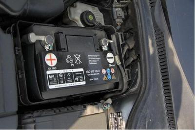 这几个动作毁了电瓶