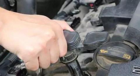 车发出三大“信号”，就是要换火花塞的节奏，别让无知毁掉发动机