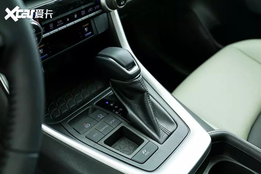 RAV4同平台,外观神似雷克萨斯,丰田威兰达混动版静态评测