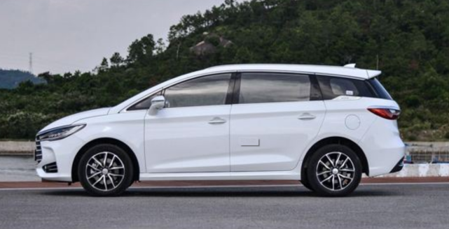 全新比亚迪MPV，搭载1.5T仅7.6L油耗，6/7座可选