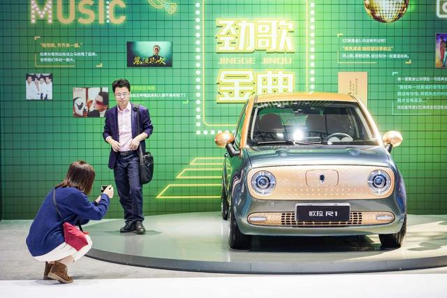 什么？欧拉和小米在广州车展上组CP了？这神仙组合够厉害