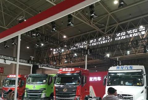 560马力国六乘龙T7首度公开！这个配置你猜多少钱？