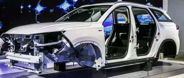 广州车展：大卸八块 长安欧尚X7六小时全面拆解晒品质