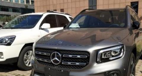 奔驰GLB实车进店！广州车展首发亮相，本月29日上市，配1.3T