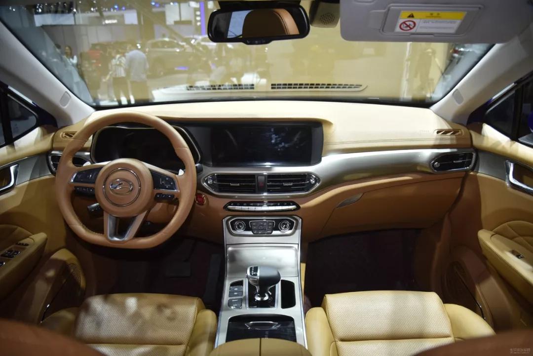 8万元享有头等舱+前后独悬高品质SUV?陆风荣曜玩的就是诚意!
