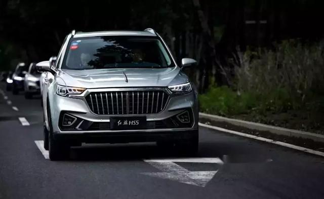 20万就能买中型豪华SUV，车标贵气胜过奔驰，配2.0T+Bose音响