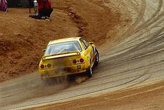 派克峰爬山赛场上的GT-R R32与R33 nismo 400R