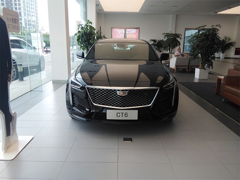 CT6根本不比5系差 领略新的美式豪华!