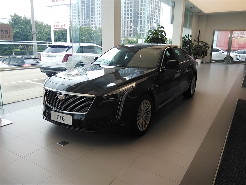 CT6根本不比5系差 领略新的美式豪华!