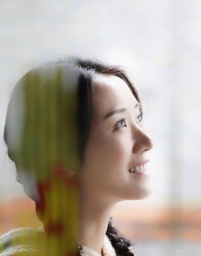 李念晒照庆结婚九周年！破与富豪老公离婚争议，婚后幸福儿女双全