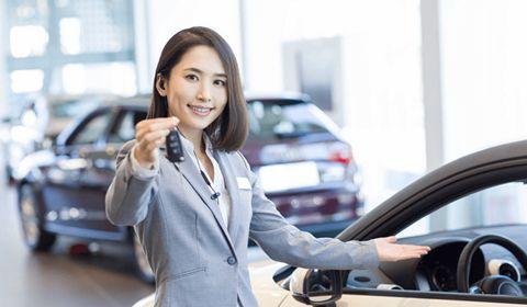 “终身保养”和“现金2万”选哪个？假如你正在买新车，会咋选？