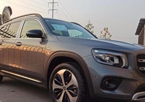 国产全新一代奔驰GLB实车到店，双联大屏更时尚，配1.3T发动机