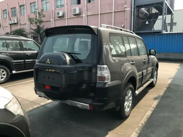 这才是男人的座驾,越野不输普拉多,V6+全时四驱,不足30万
