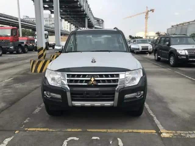 这才是男人的座驾,越野不输普拉多,V6+全时四驱,不足30万