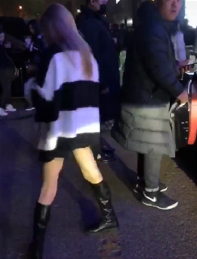 80万保时捷718现工体酒吧,车主小姐姐,下车的待遇堪比VIP