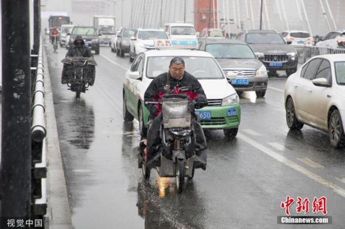 北方迎今冬以来最大范围降雪 北京等地或降下初
