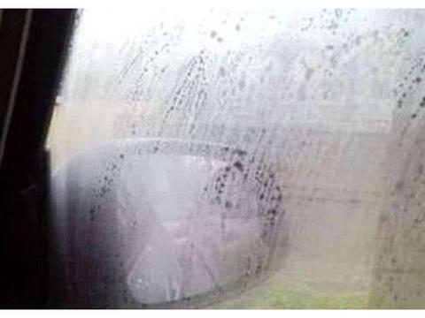 汽车带天窗和不带天窗哪个好？一到冬天就知道，差距不是一点半点