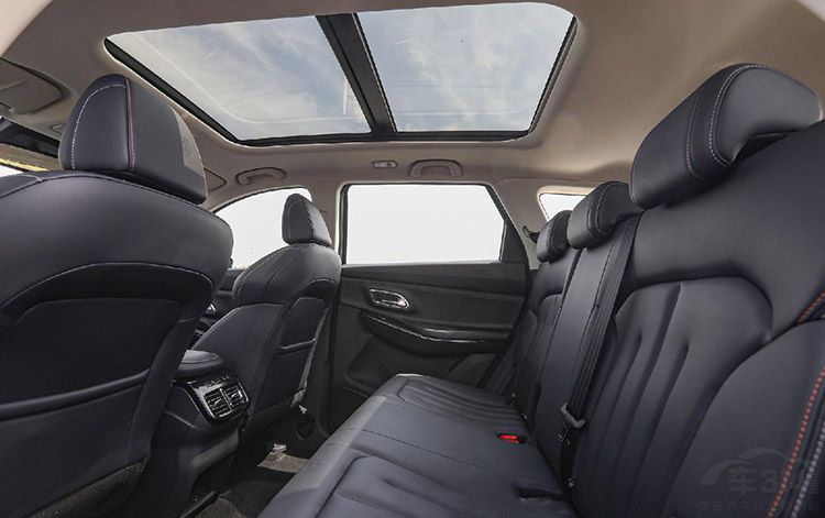 “当红一代”长安欧尚X7上市，它是如何做到10万级SUV标杆车型